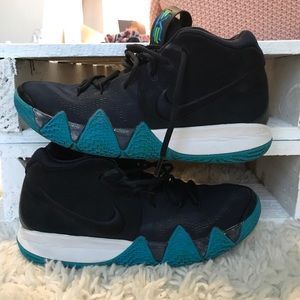 Kyrie 4 Basketball Shoes